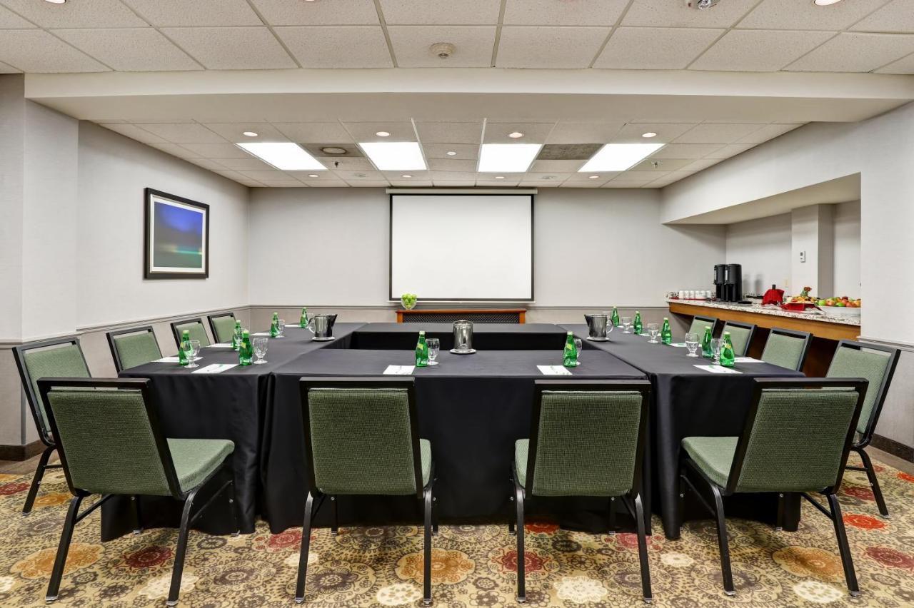 Holiday Inn Guelph Hotel & Conference Centre, An Ihg Hotel Exterior foto