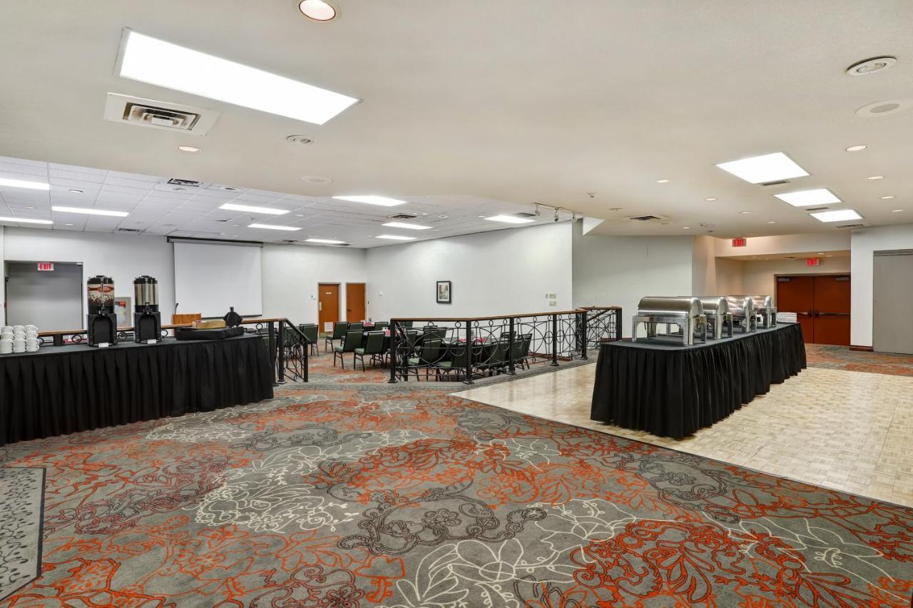 Holiday Inn Guelph Hotel & Conference Centre, An Ihg Hotel Exterior foto